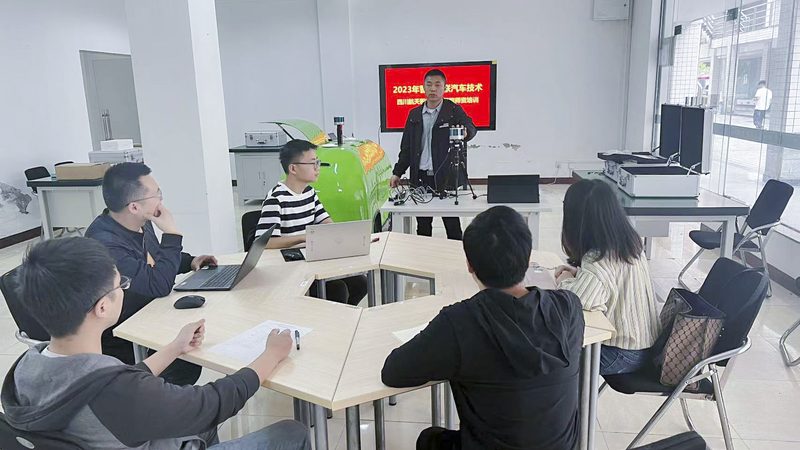 以下是一些在上海具有较高知名度和口碑的少儿编程品牌：