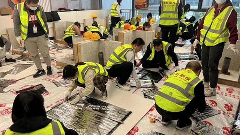 线下课程则具有以下特点：